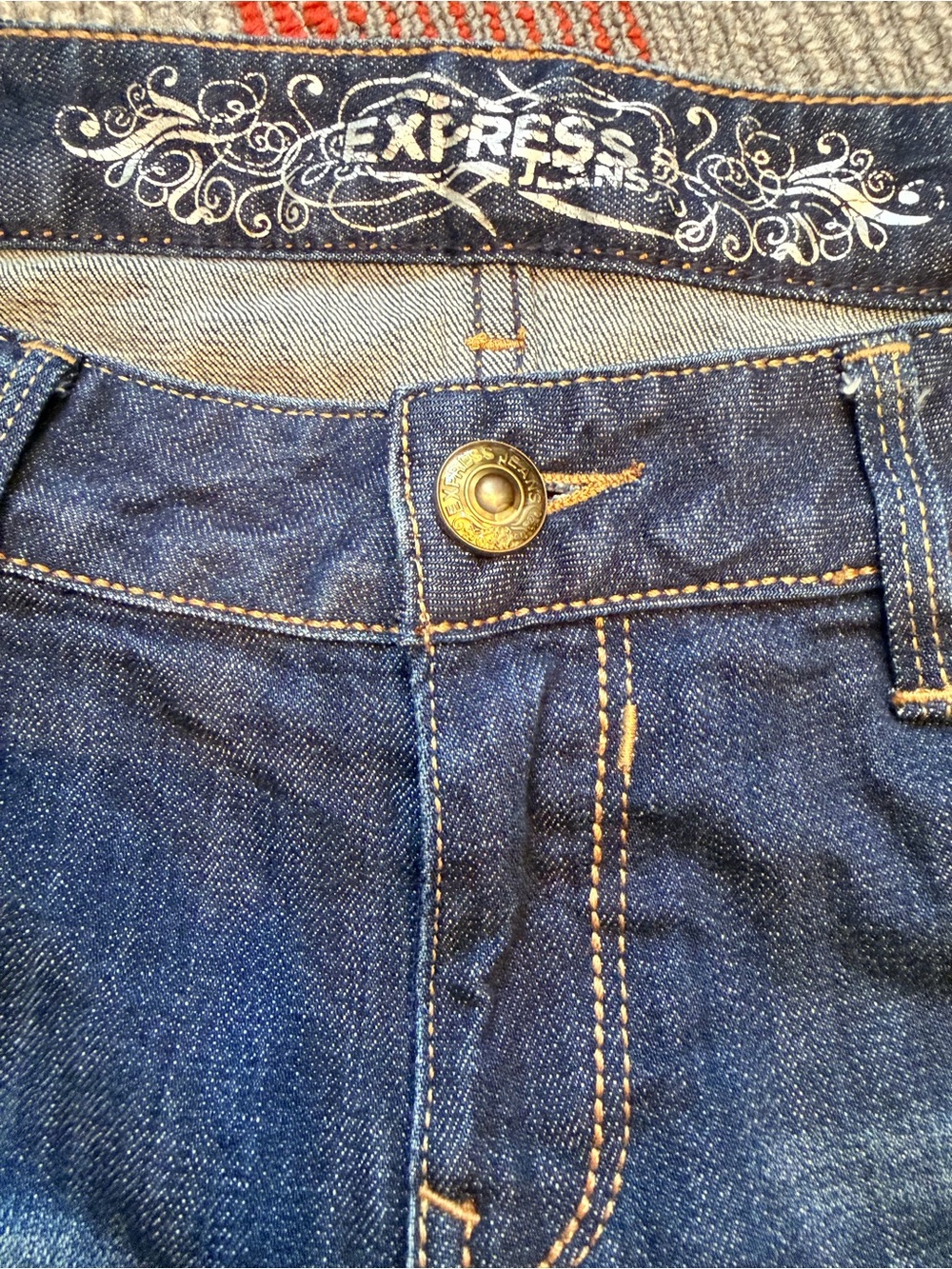 Express Women's 98% Cotton Boot Stella Reg Fit Low Rise Jeans Size 8S Waist 17in - Picture 6 of 12